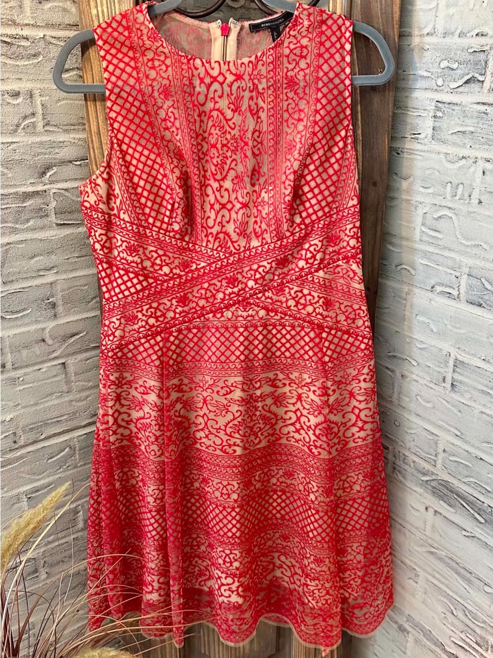 BCBG Red and Cream Patterned Sleeveless Midi Dress